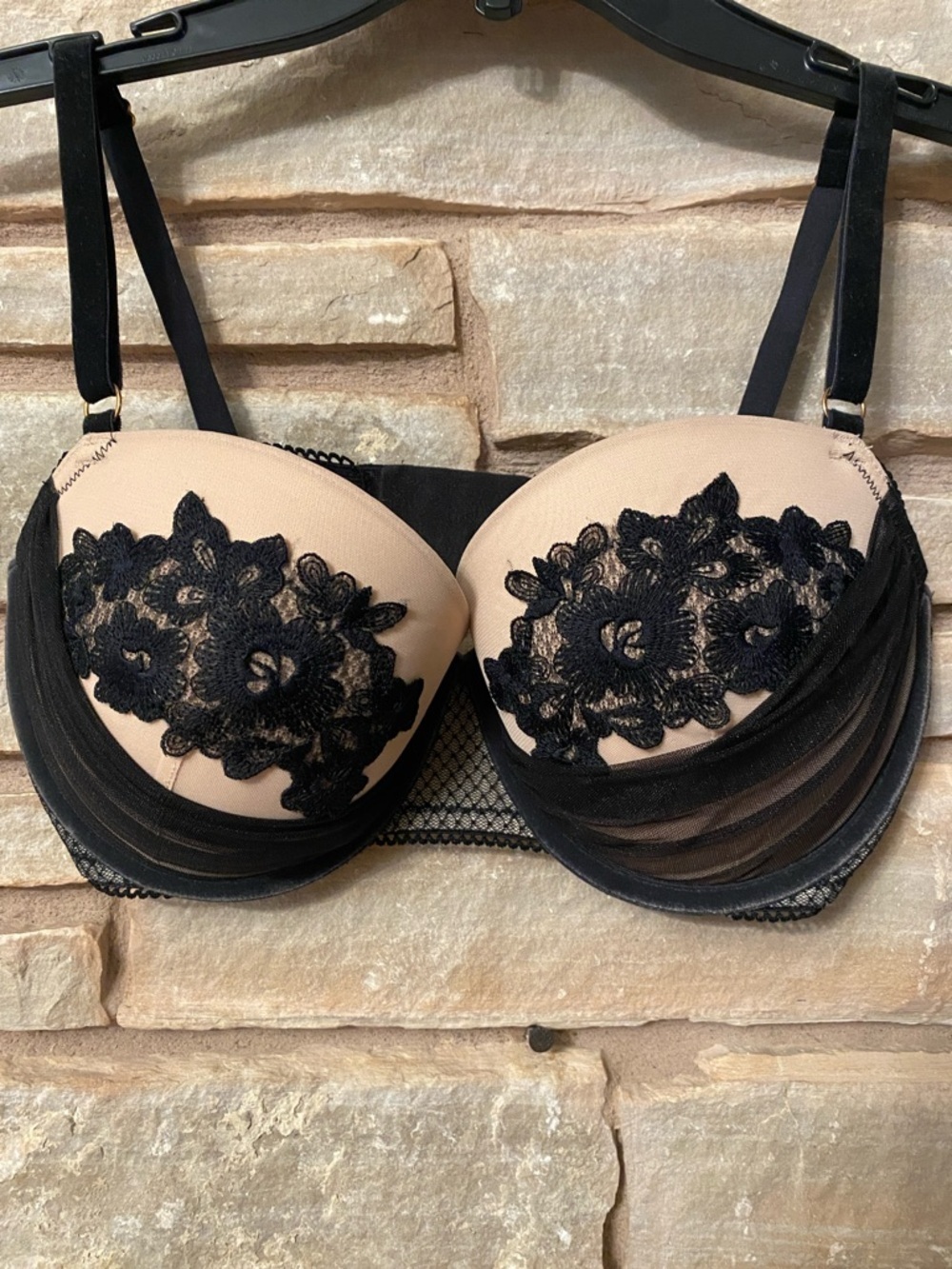 Victoria's Secret Dream Angels balconette bra features beige cups Size 34Dd